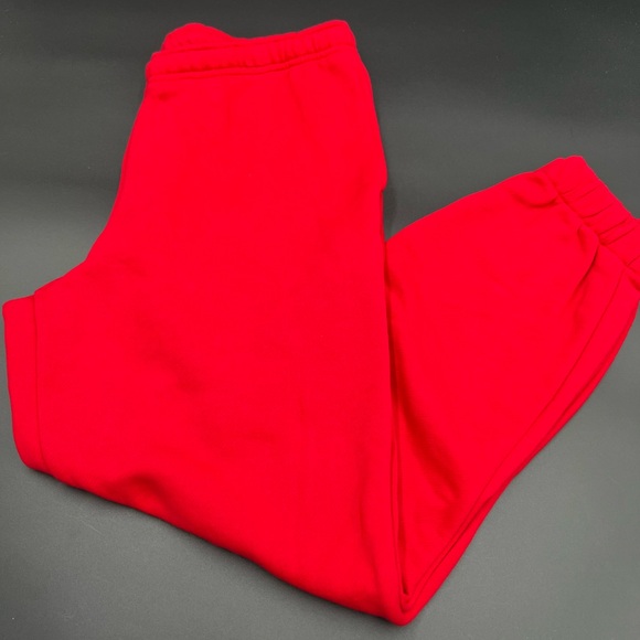 Women’s Universal Thread red jogging pants size M. With‎ side pockets. NWT - Picture 1 of 6